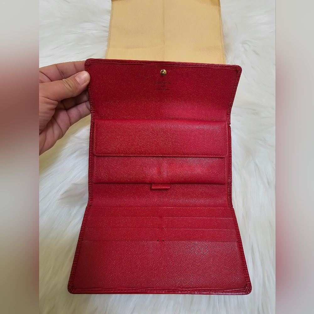 ❤️🎉HOST PICK🎉❤️Louis Vuitton Epi Porte- Tresor International Wallet - Picture 4 of 15
